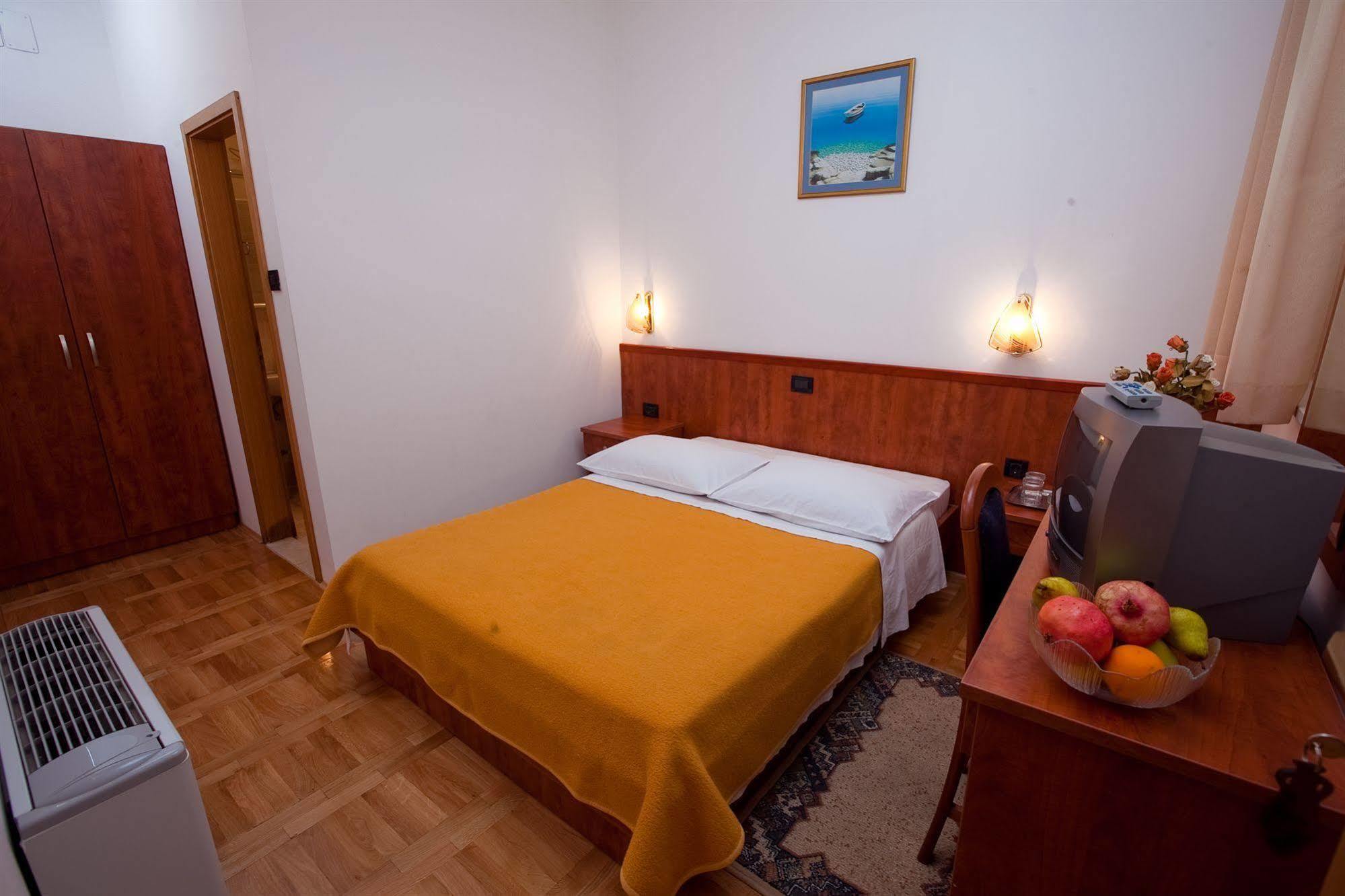 Villa Vinka Tučepi Exterior foto